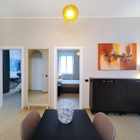 Urban District - Old Town 2 Br ミラノ